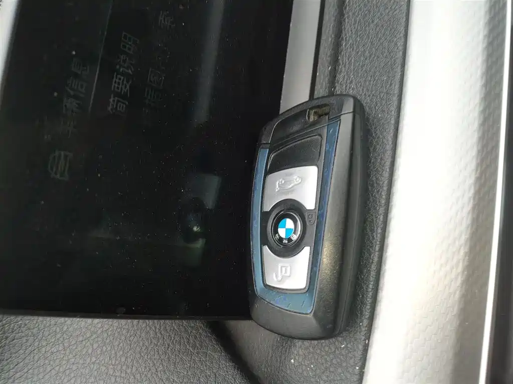 BMW 3 Series 2016 328i M Sport фото 12