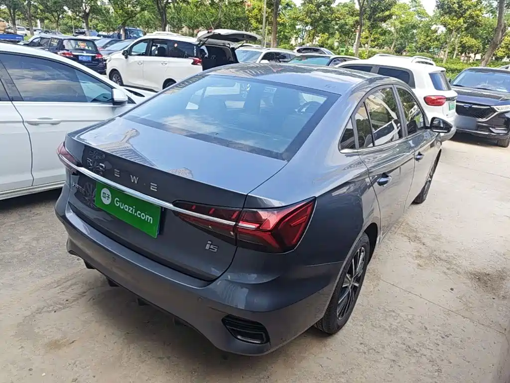 Фото 7 - Roewe i5