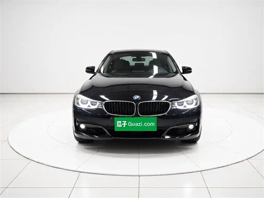 BMW 3 Series GT 2013 Model 320i Leading фото 3