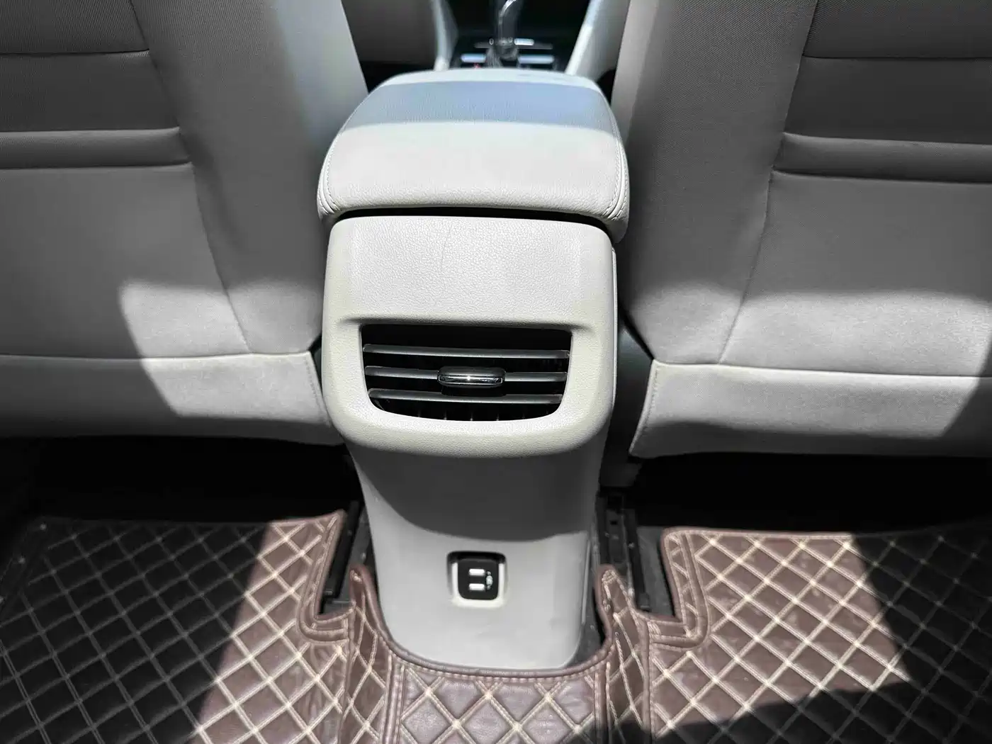 Buick GL6 2019 18T 6-seat Elite China VI фото 20