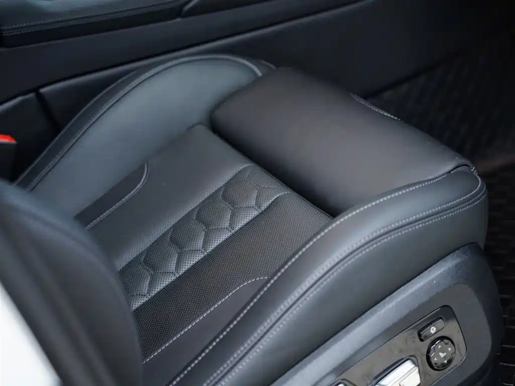 BMW X6 M 2022 X6 M фото 37
