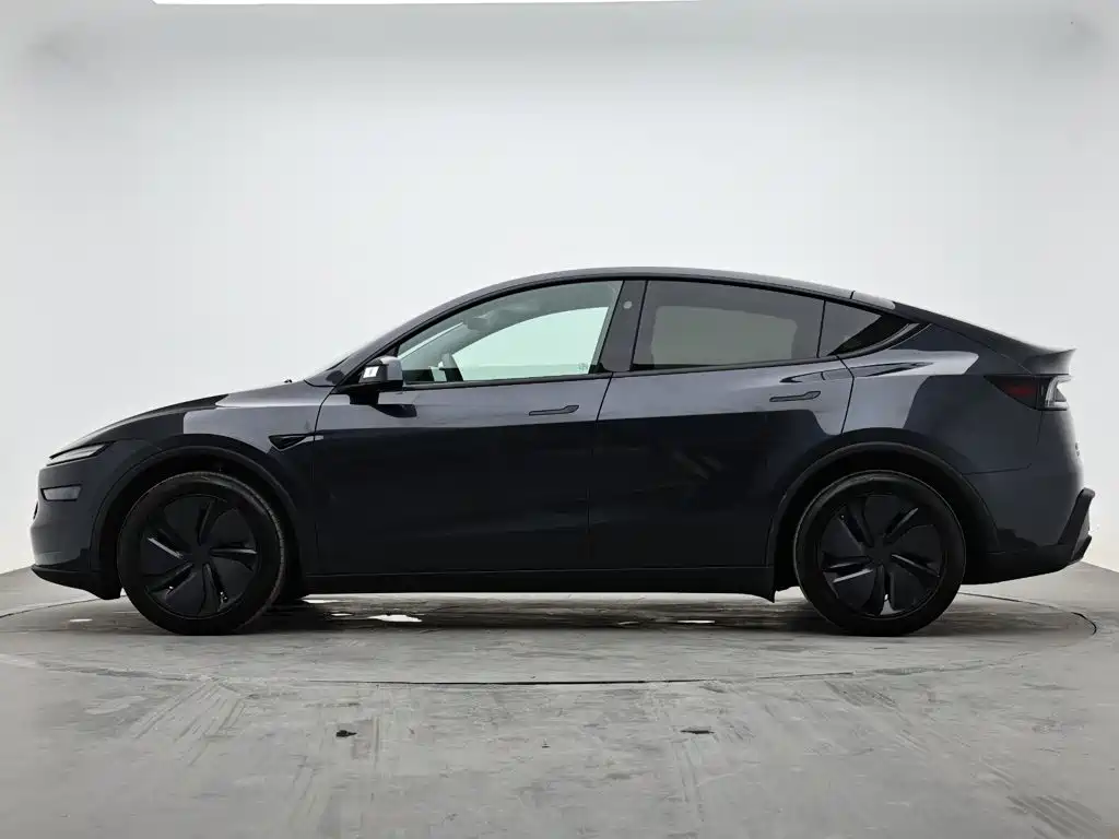 Tesla Model Y 2026 2025 Rear-Wheel Drive