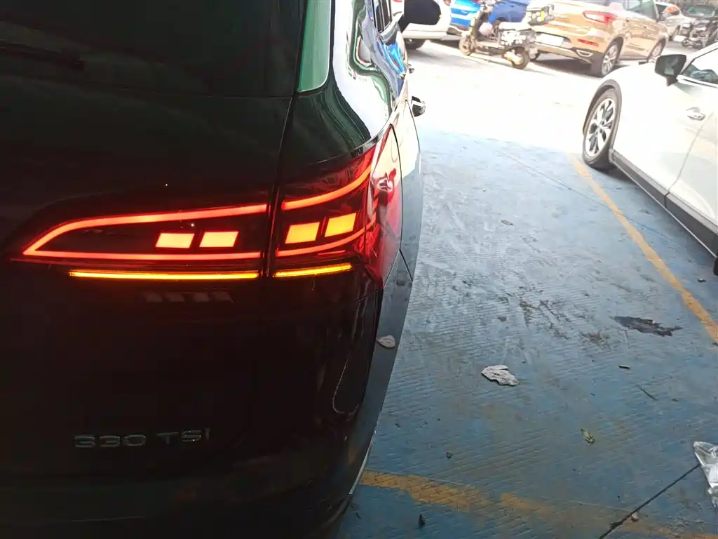Volkswagen Tayron 2021 330TSI 2WD 3rd Anniversary Limited Edition фото 8