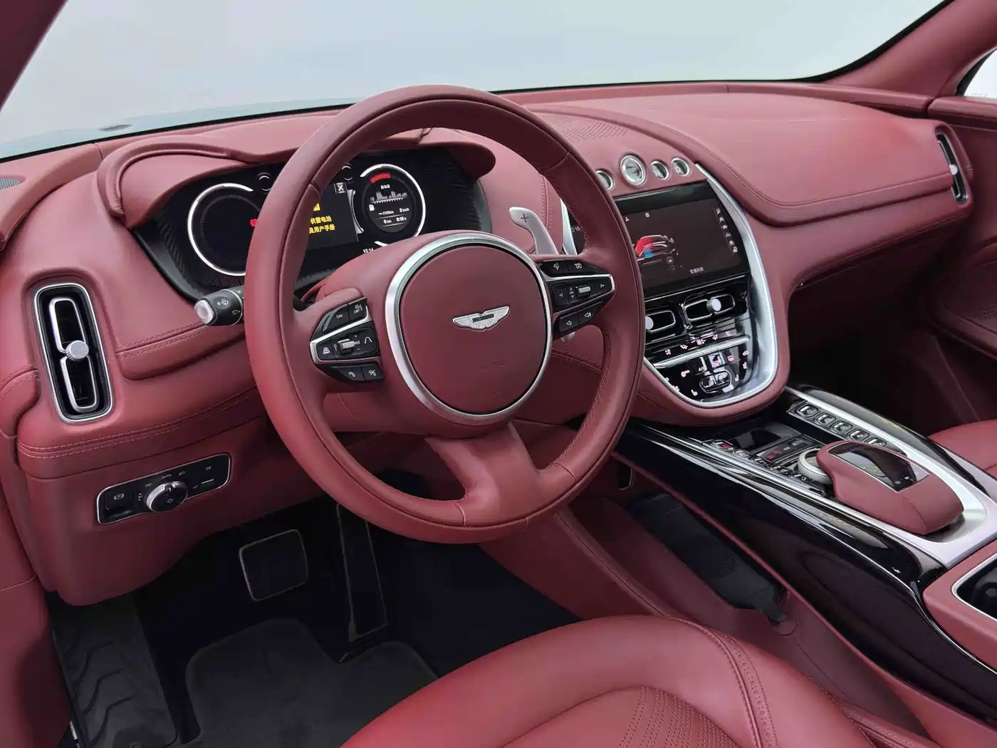 Aston Martin DBX 2022 2022 3.0T STRAIGHT-SIX