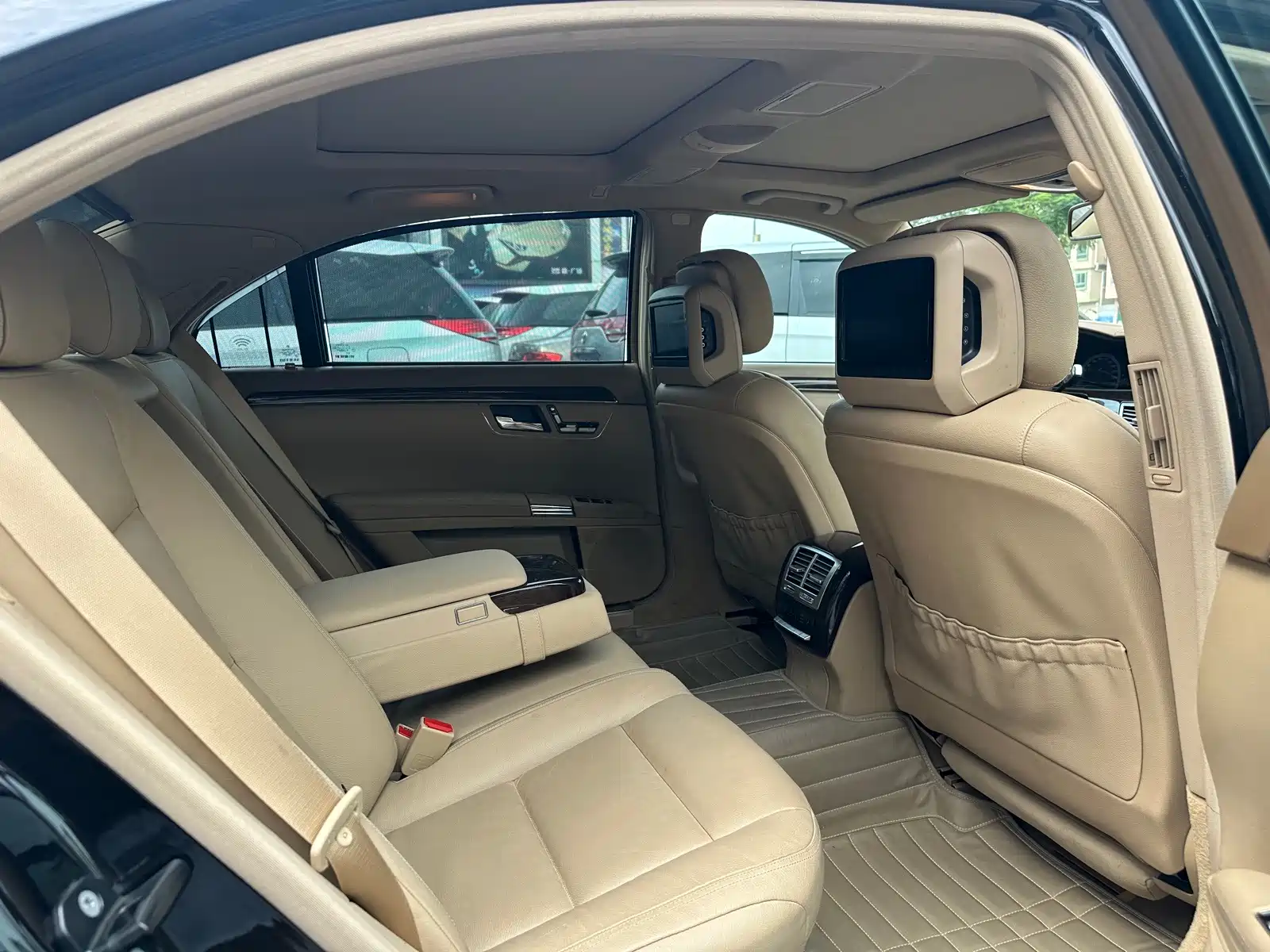 Фото 6 - Mercedes-Benz S-Class
