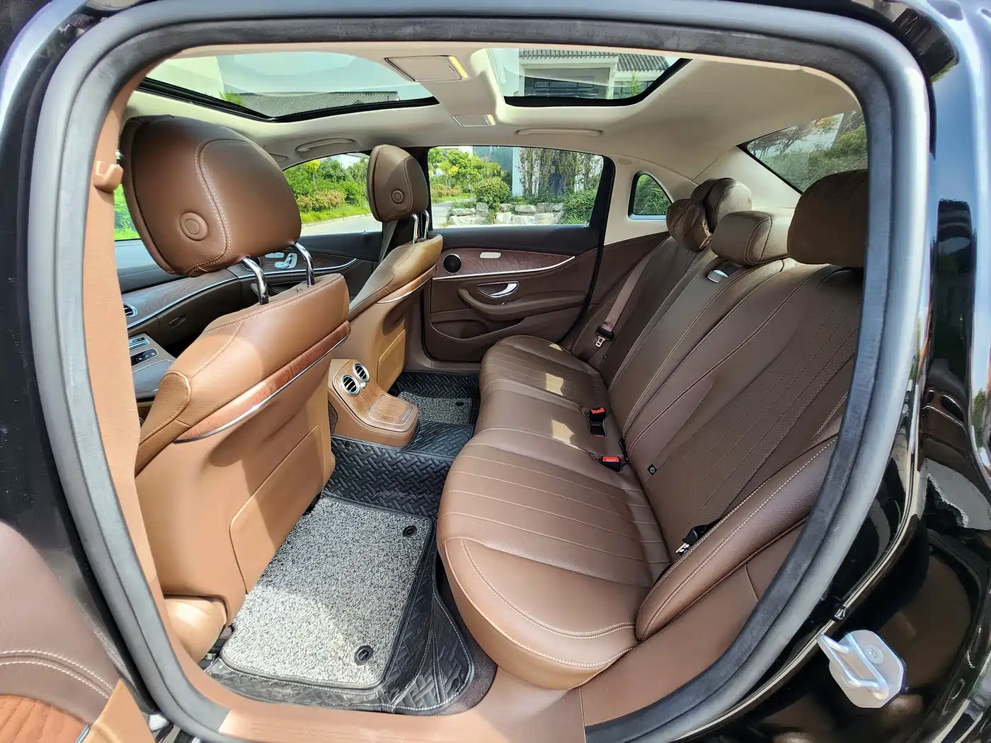 Mercedes-Benz E-Class 2022 Second Facelift E 300 L Luxury фото 8