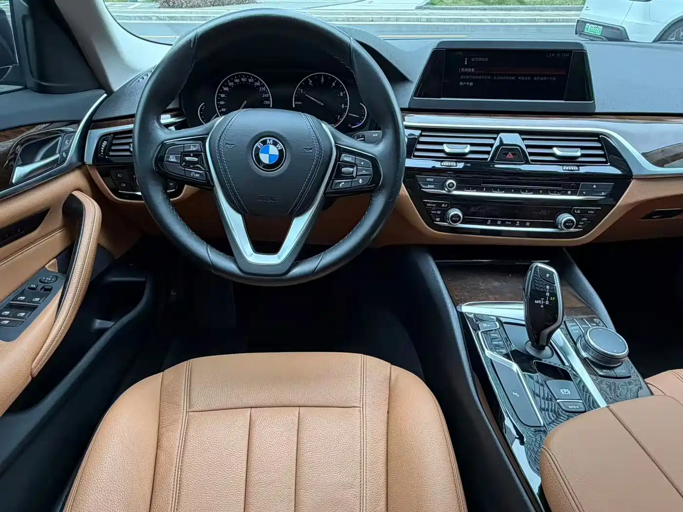 BMW 5 Series 2018 528Li Launch Special Edition фото 13