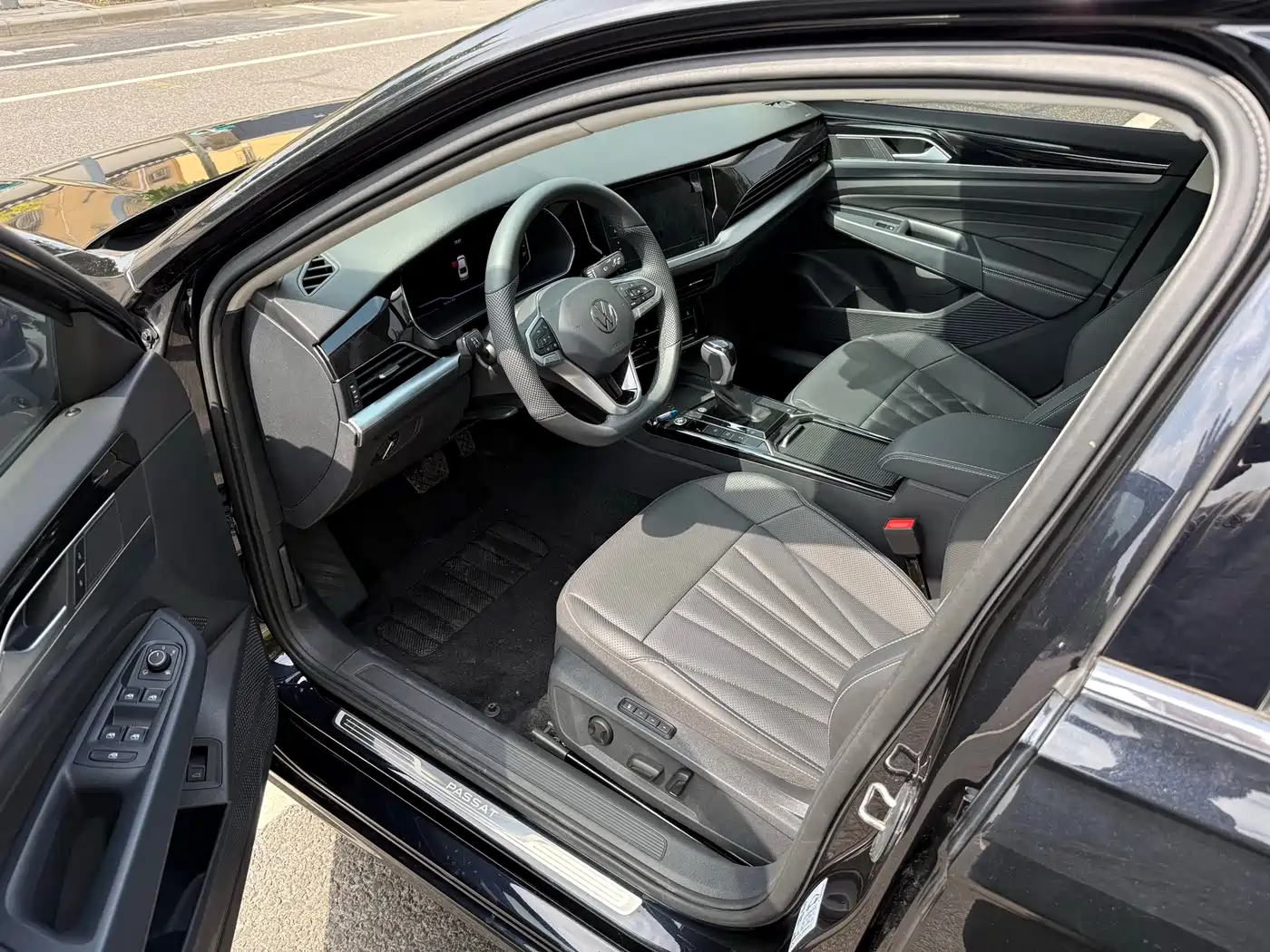 Volkswagen Passat 2024 330TSI Starlight Elite Edition фото 5