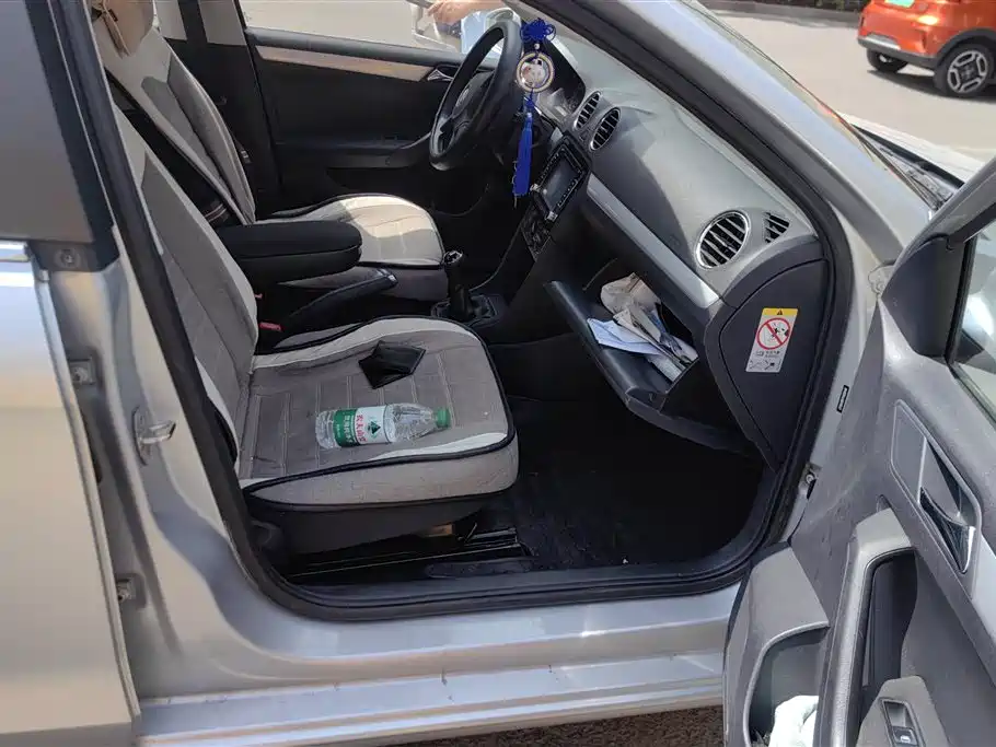 Volkswagen Jetta 2015 Value Edition 1.6L Manual Comfort фото 8