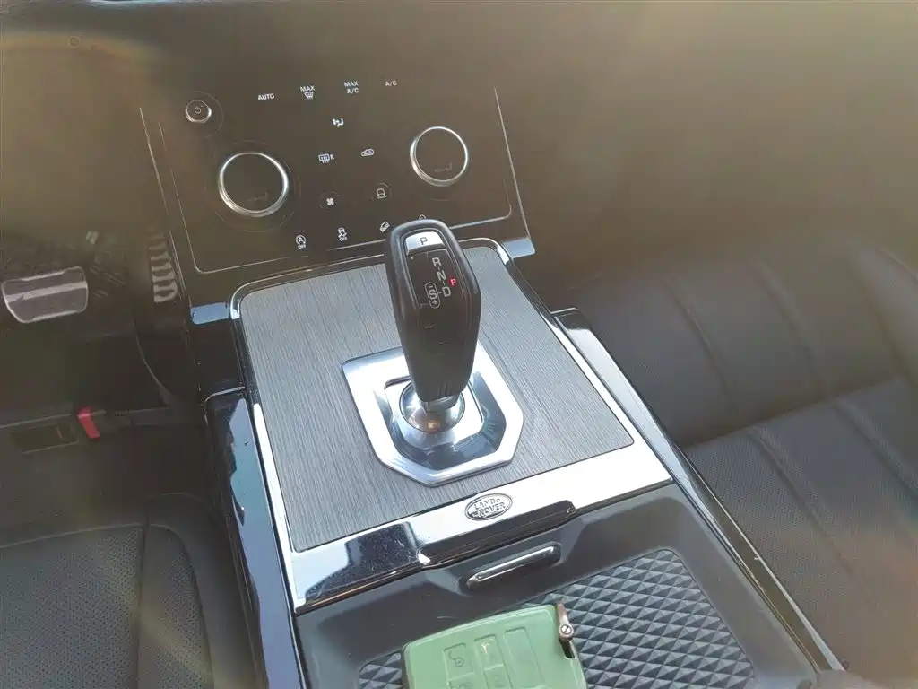 Land Rover Range Rover Evoque 2021 Range Rover Evoque L 249PS R-Dynamic S Performance Edition фото 11