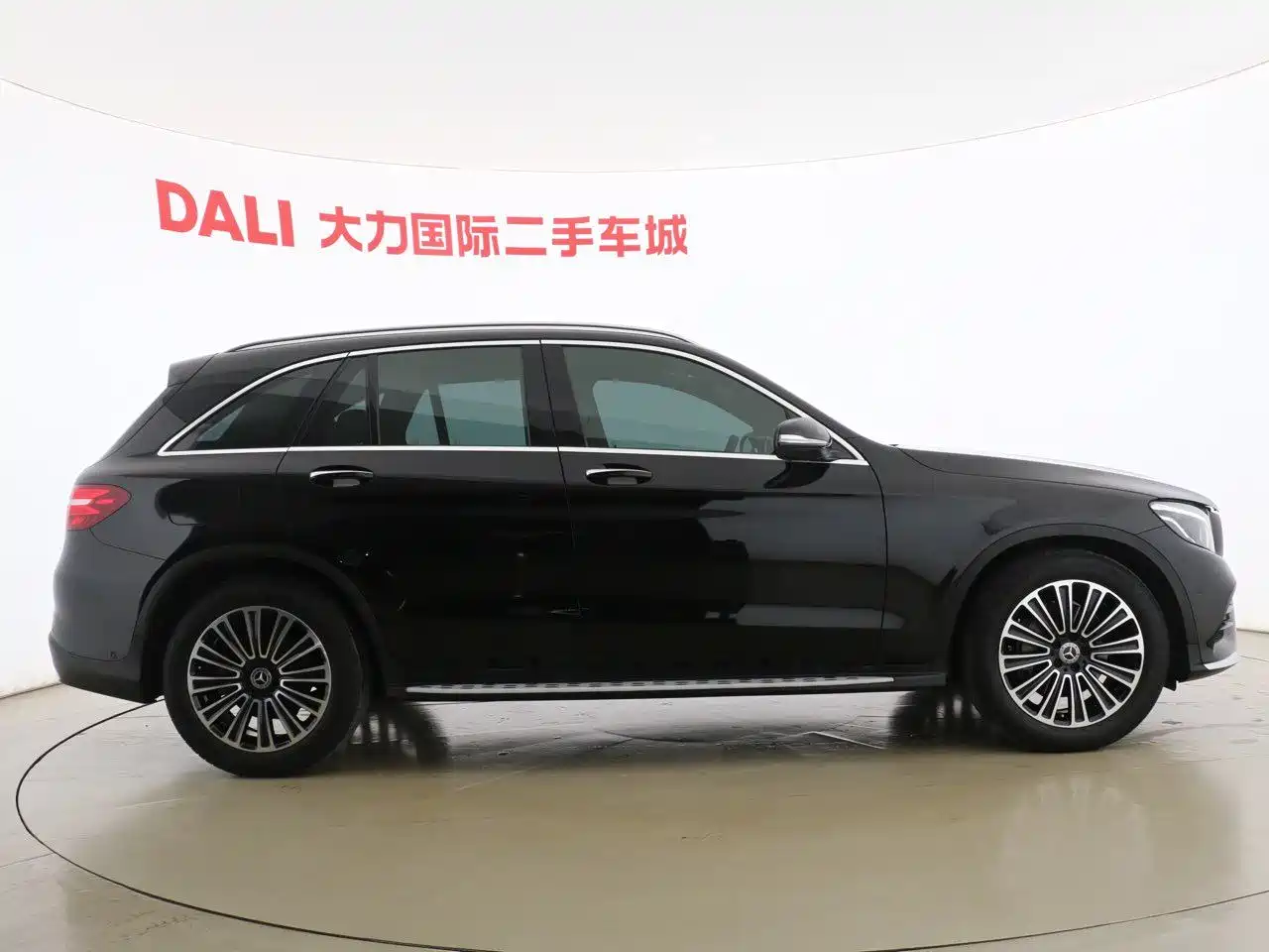 Mercedes-Benz GLC 2018 GLC 260 4MATIC Dynamic фото 4