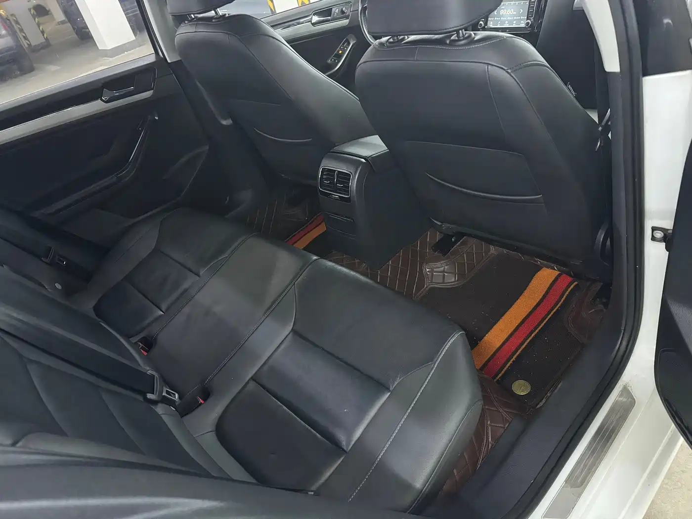 Volkswagen Sagitar 2015 230TSI Automatic Comfort фото 6