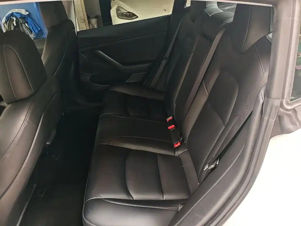Фото 17 - Tesla Model 3