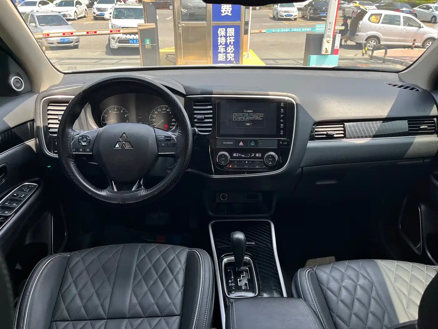 Mitsubishi Outlander 2021 Facelift 2.0L 2WD Premium Edition 5-Seater фото 7