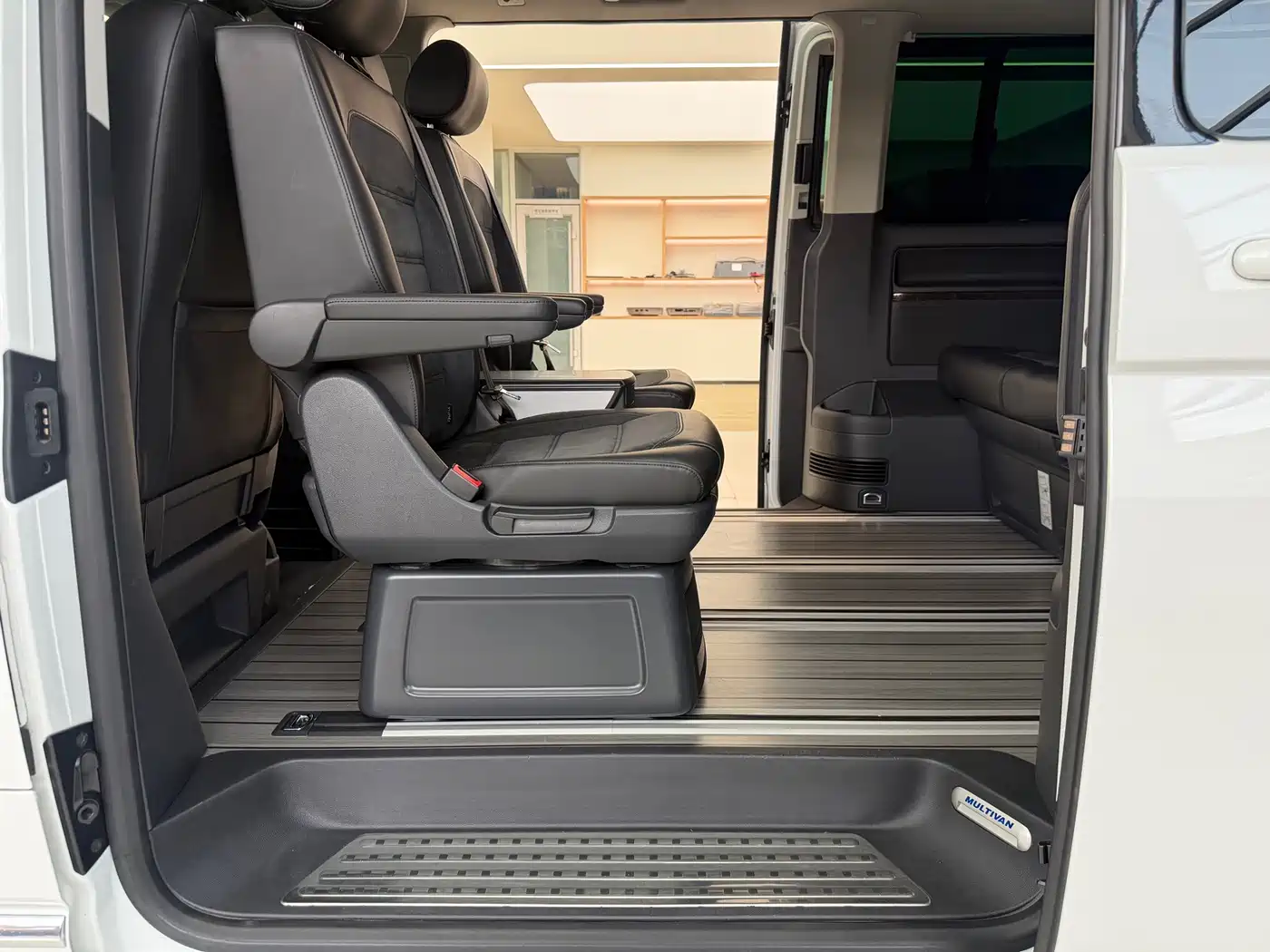Volkswagen Multivan 2019 2019 2.0TSI 4WD Premium 7-seater