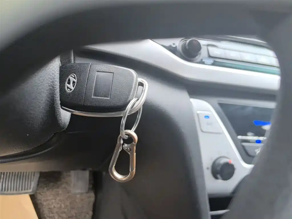 Hyundai Elantra 2016 Model 1.6L Automatic Smart Elite фото 9