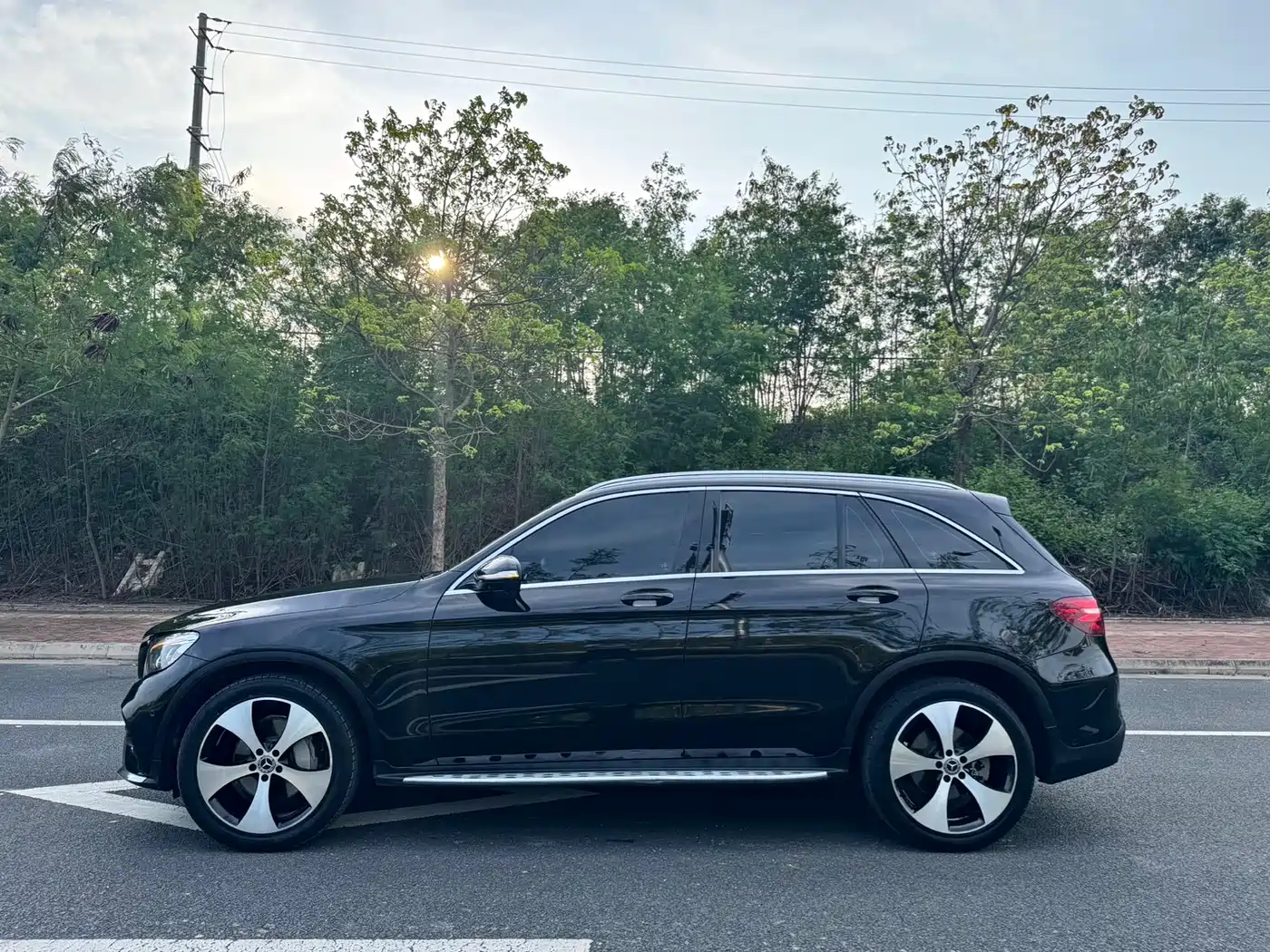 Mercedes-Benz GLC 2018 GLC 300 4MATIC Dynamic фото 5