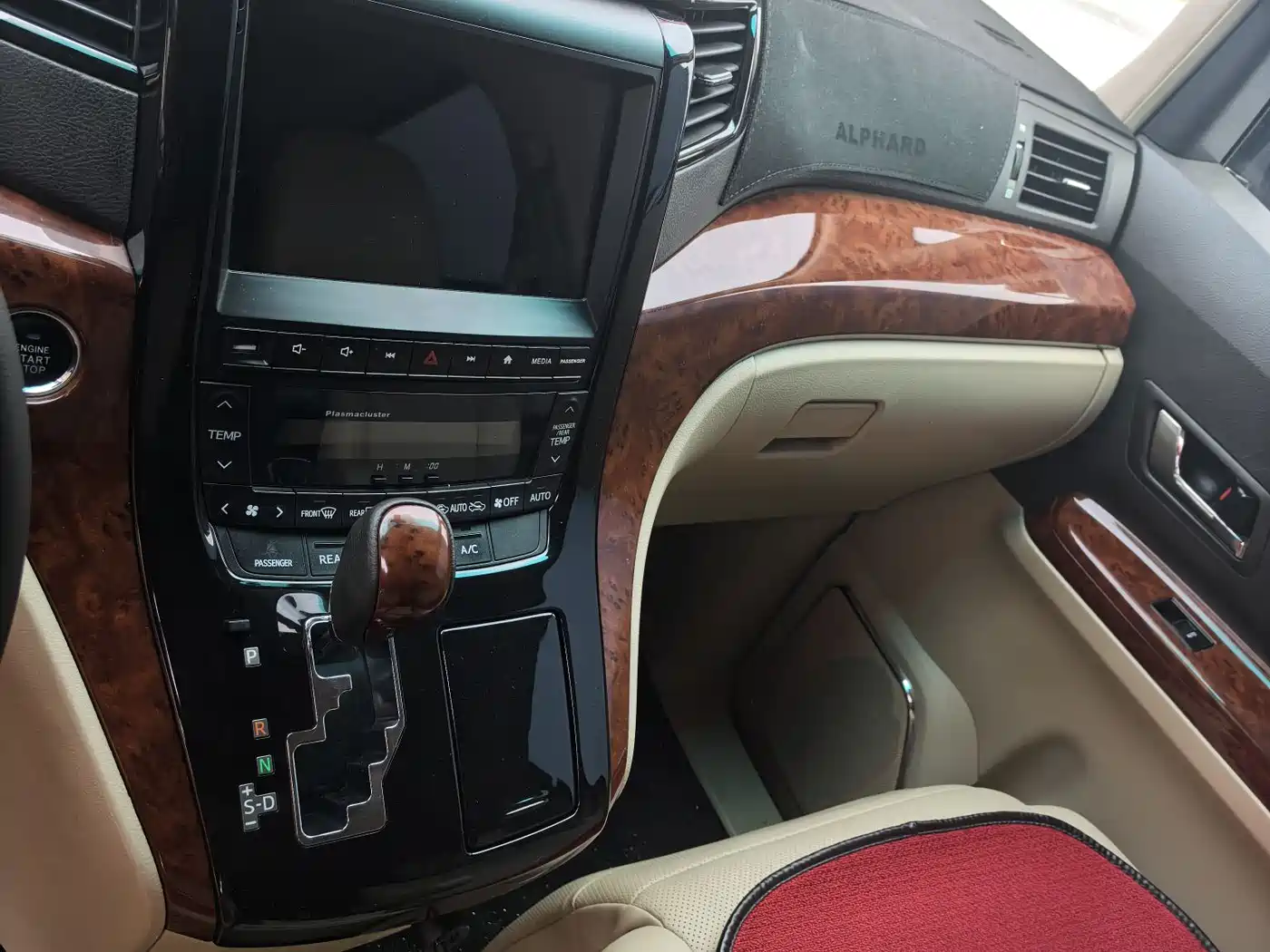 Toyota Alphard 2012 3.5L Luxury Edition фото 12