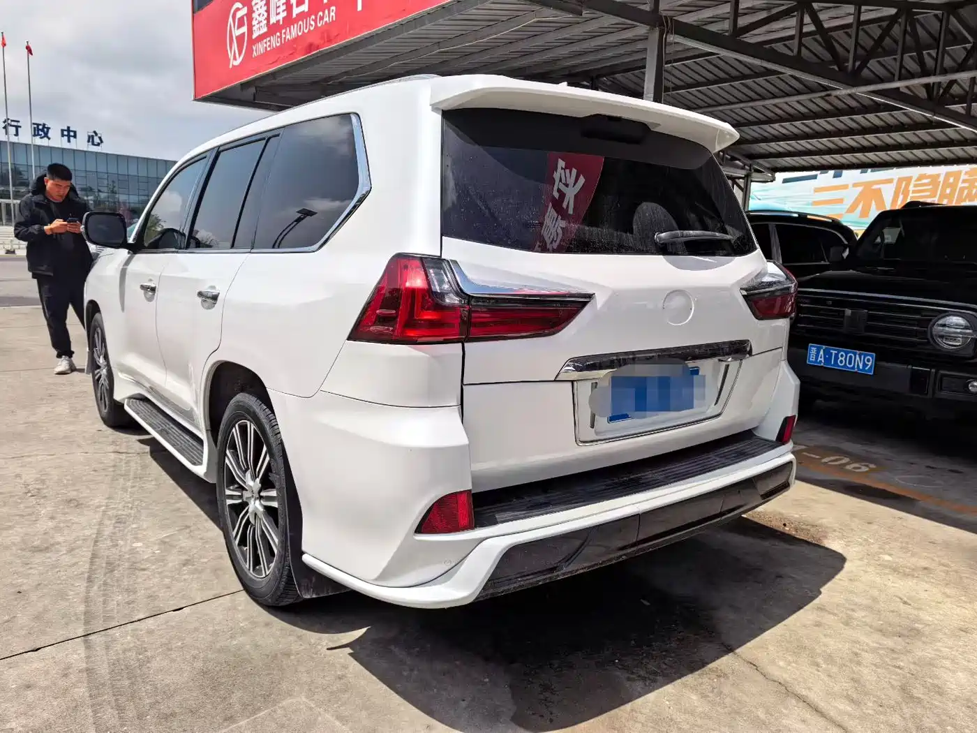 Lexus LX 2017 570 Dynamic Luxury фото 8