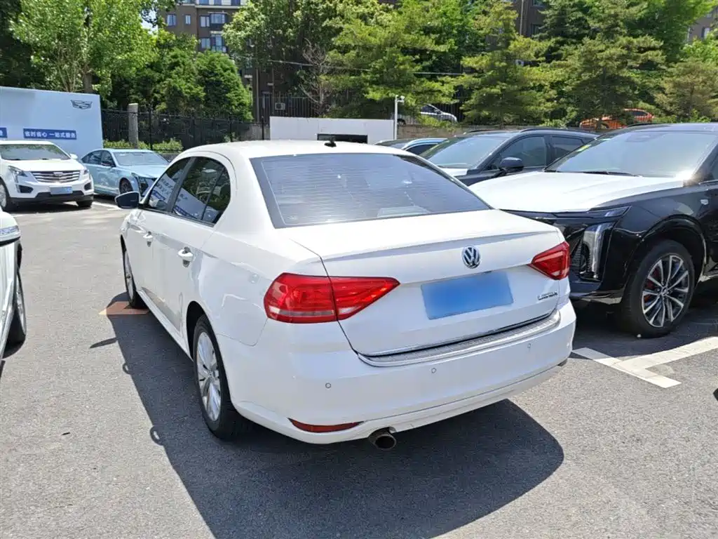 Volkswagen Lavida 2017 1.6L Automatic Comfort Edition фото 5