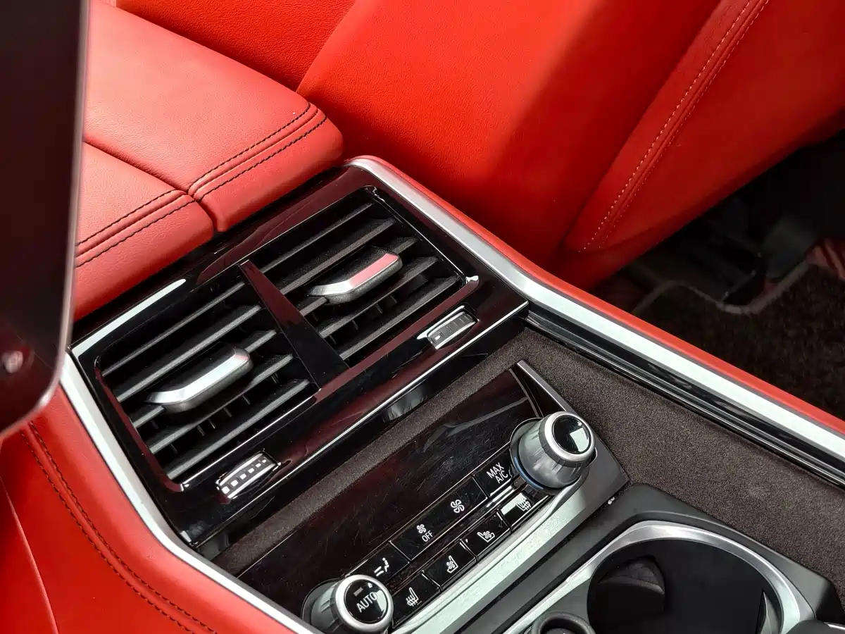 BMW 7 Series 2018 750Li xDrive M Sport Package фото 25