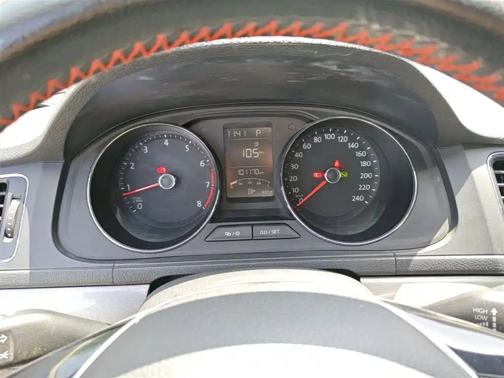 Volkswagen Lavida 2017 1.6L Automatic Comfort Edition фото 12
