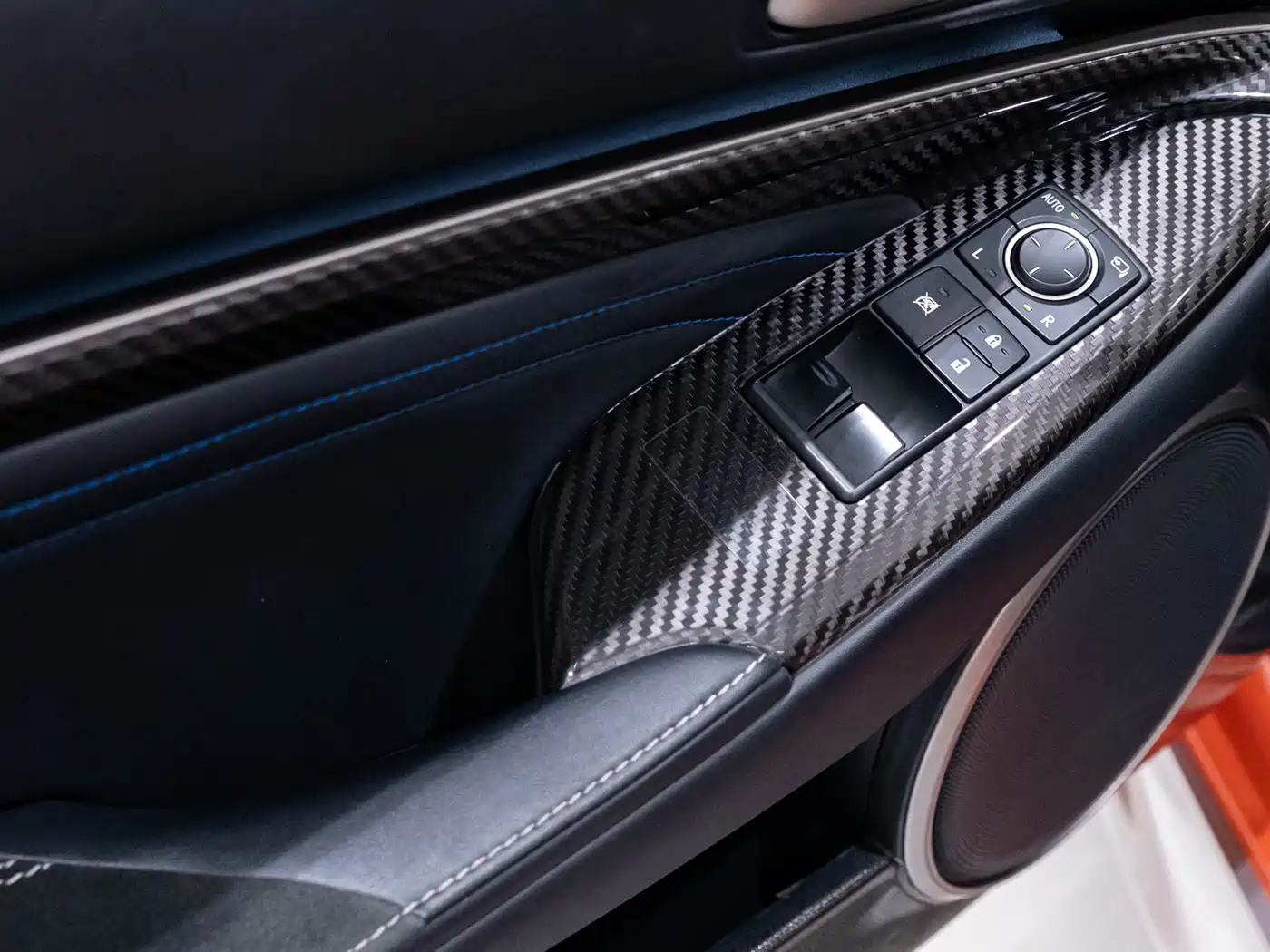 Lexus RC F 2015 F 5.0L Carbon Fiber Edition фото 12