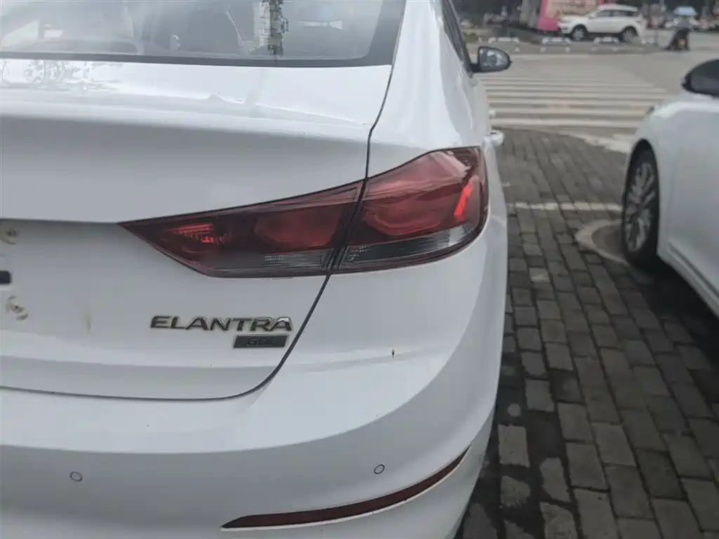 Hyundai Elantra 2016 Model 1.6L Automatic Smart Elite фото 8