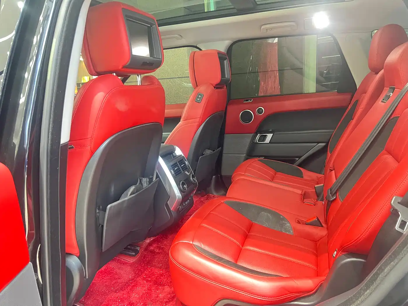 Land Rover Range Rover Sport 2022 3.0 L6 Gloss Black Edition фото 8