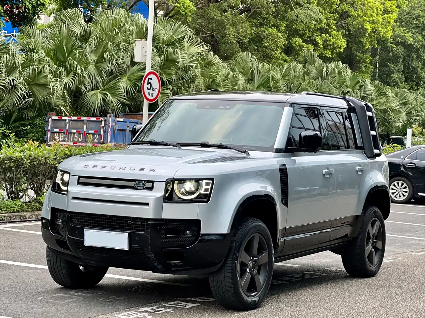 Land Rover Defender 2023 Model 110 3.0T P400 X-DYNAMIC HSE