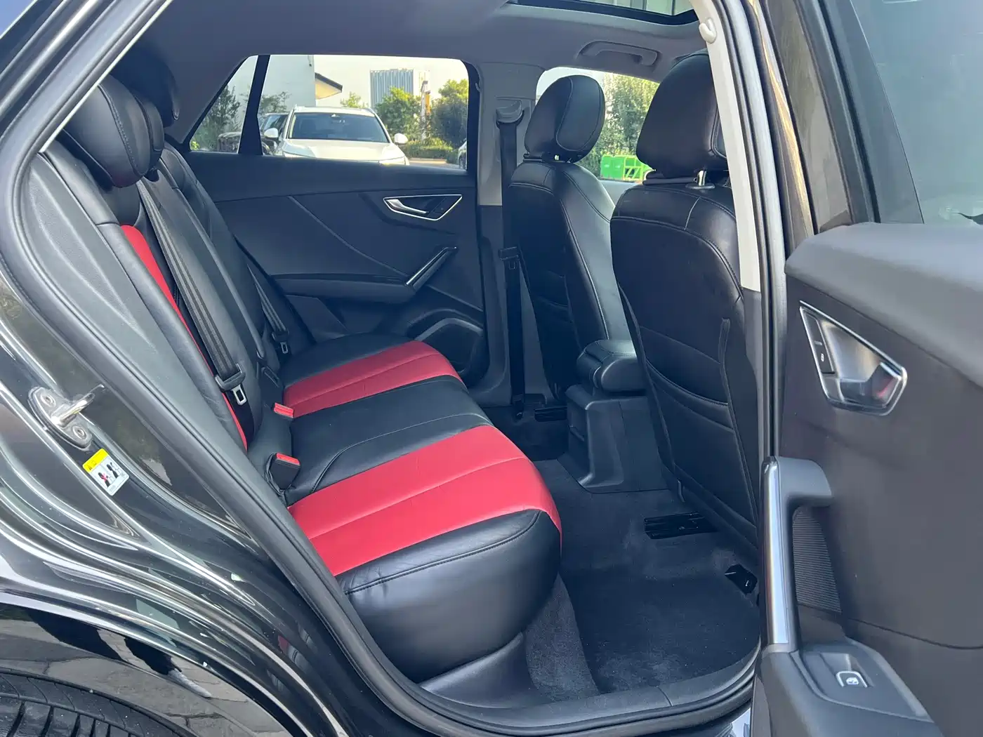 Фото 8 - Audi Q2L