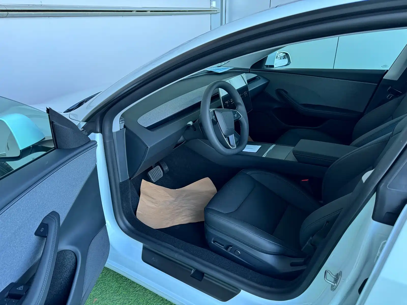Фото 10 - Tesla Model 3