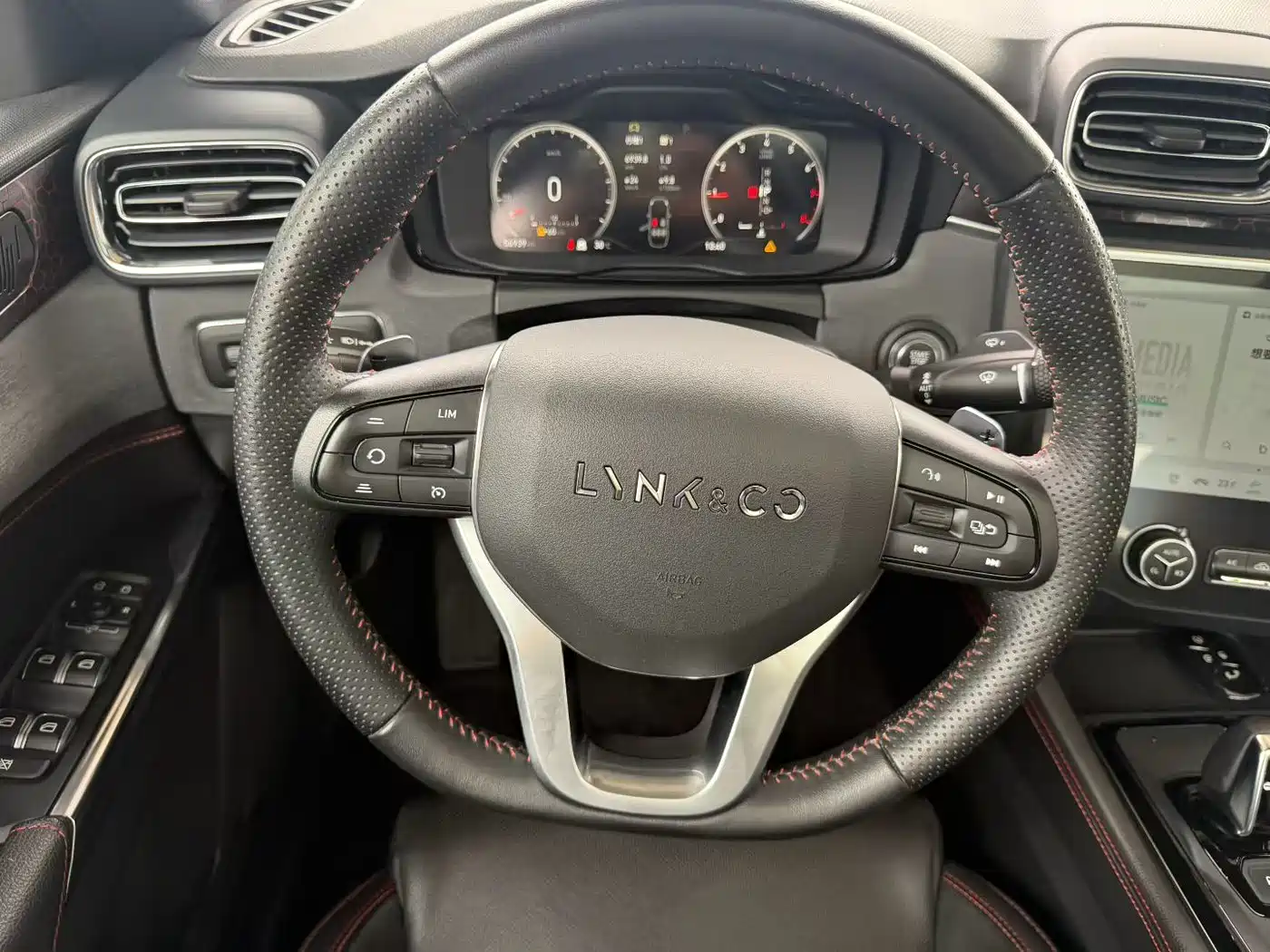 Lynk & Co 03 2020 1.5TD DCT Power Pro Edition фото 8