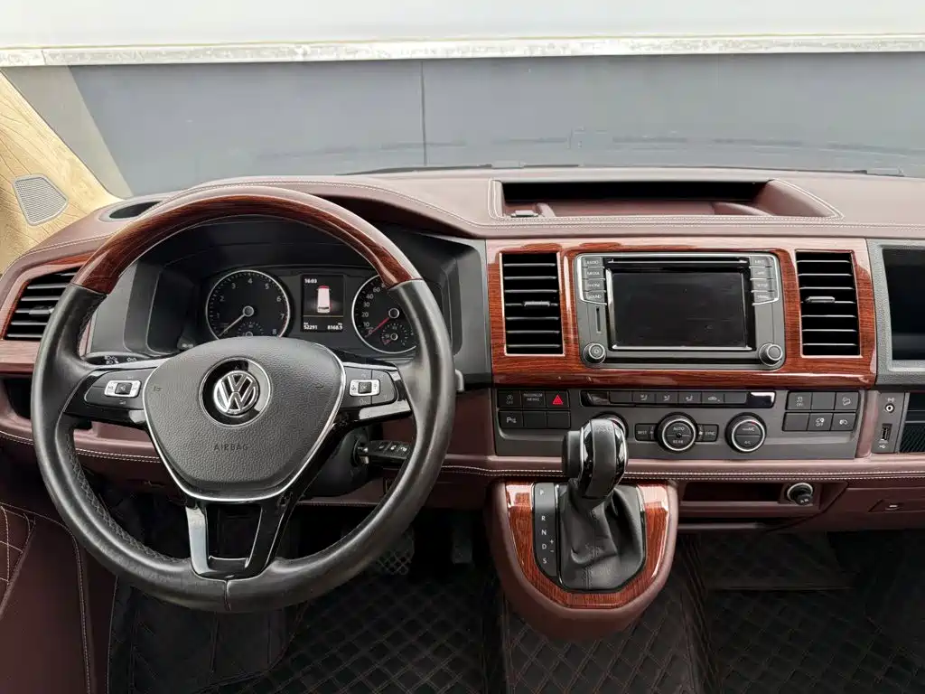 Volkswagen Caravelle 2019 2019 2.0TSI 4WD Luxury 7-seater