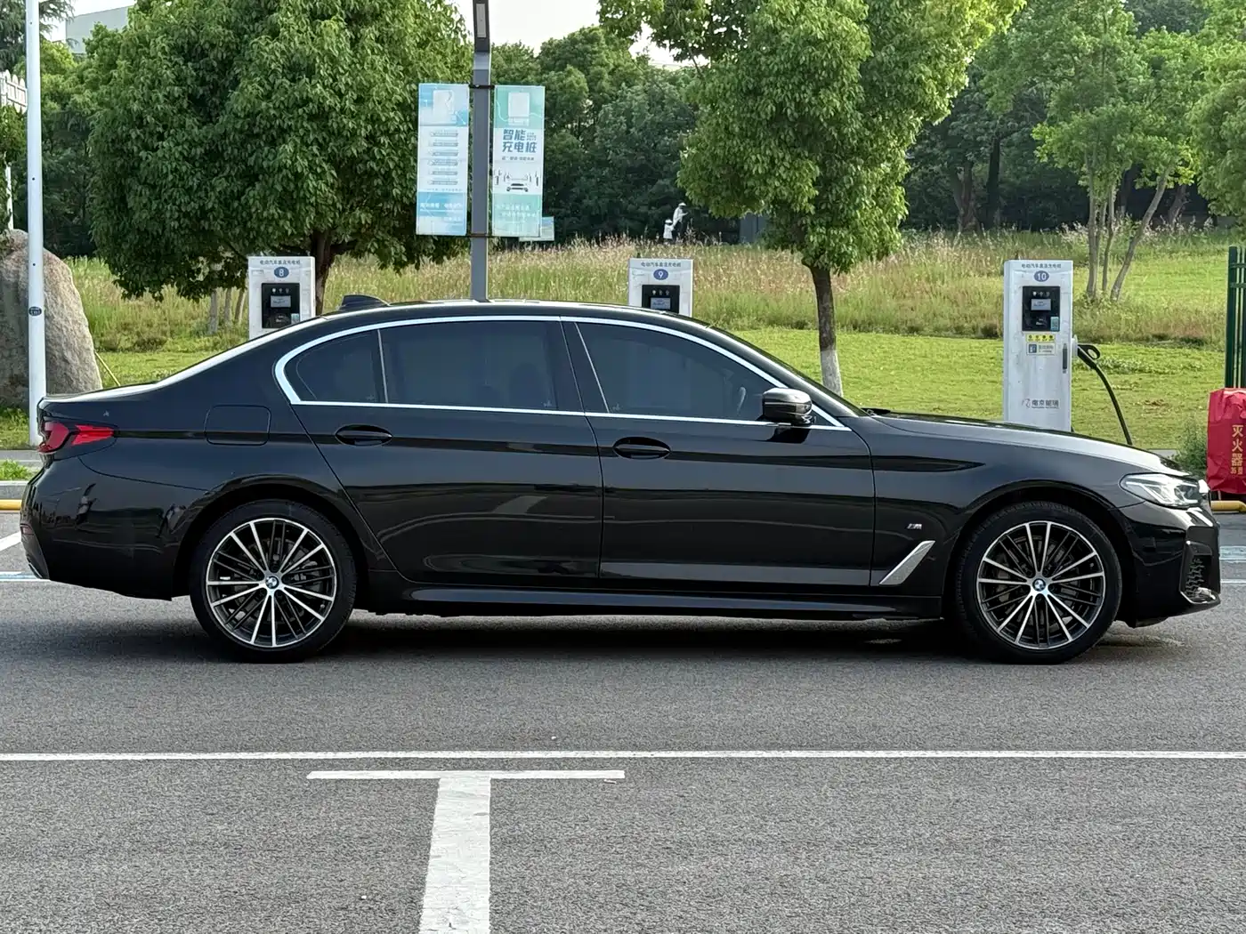 BMW 5 Series 2023 530Li Leading M Sport Package фото 4