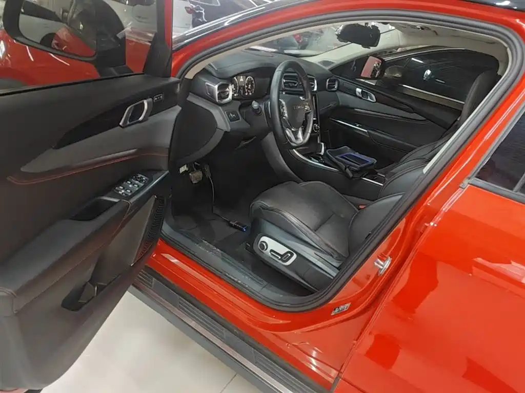 Lynk & Co 01 2019 2.0T AWD Pro Edition China V фото 16