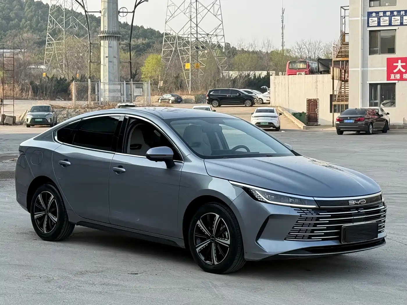BYD Destroyer 05 2024 Glory Edition DM-i 120KM Luxury фото 3