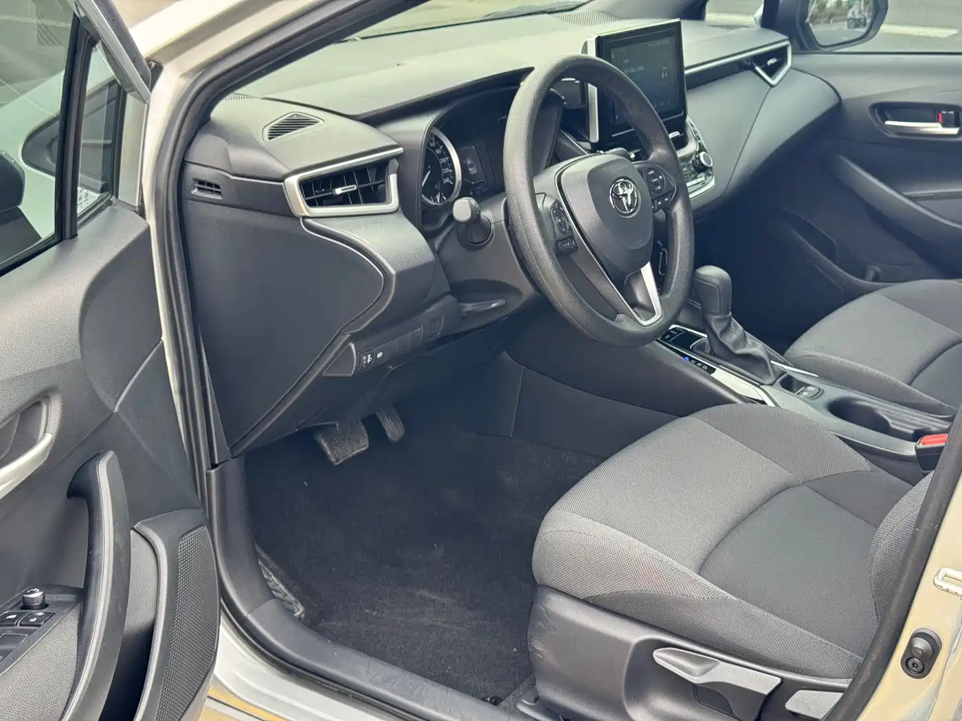 Toyota Levin 2023 185T CVT Luxury фото 10