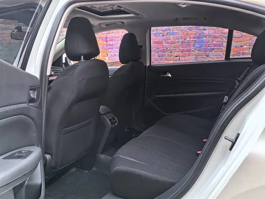 Peugeot 408 2014 1.8L Automatic Luxury Edition фото 10