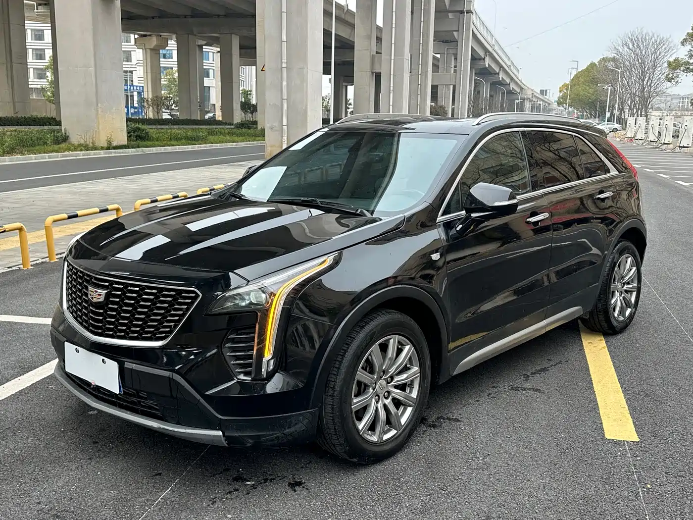 Cadillac XT4 2018 28T FWD Leading Edition