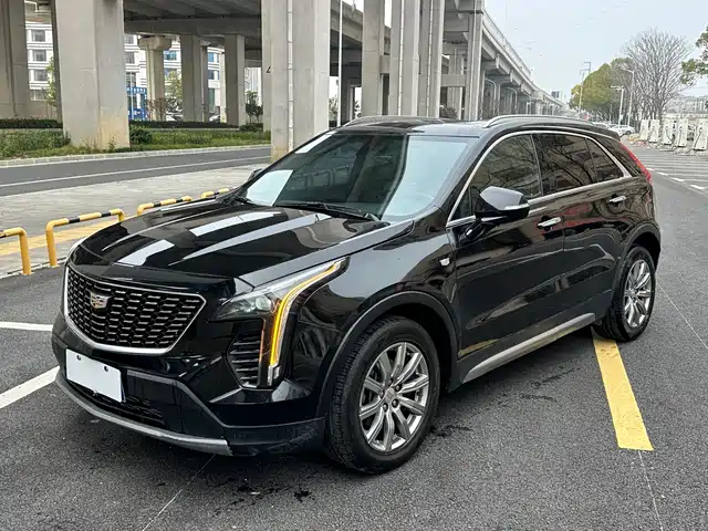 CADILLAC XT4