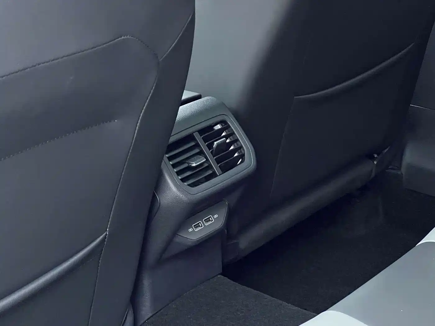 Volkswagen Bora 2023 280TSI DSG Prestige Edition фото 2