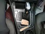 Фото 10 - Volkswagen Golf