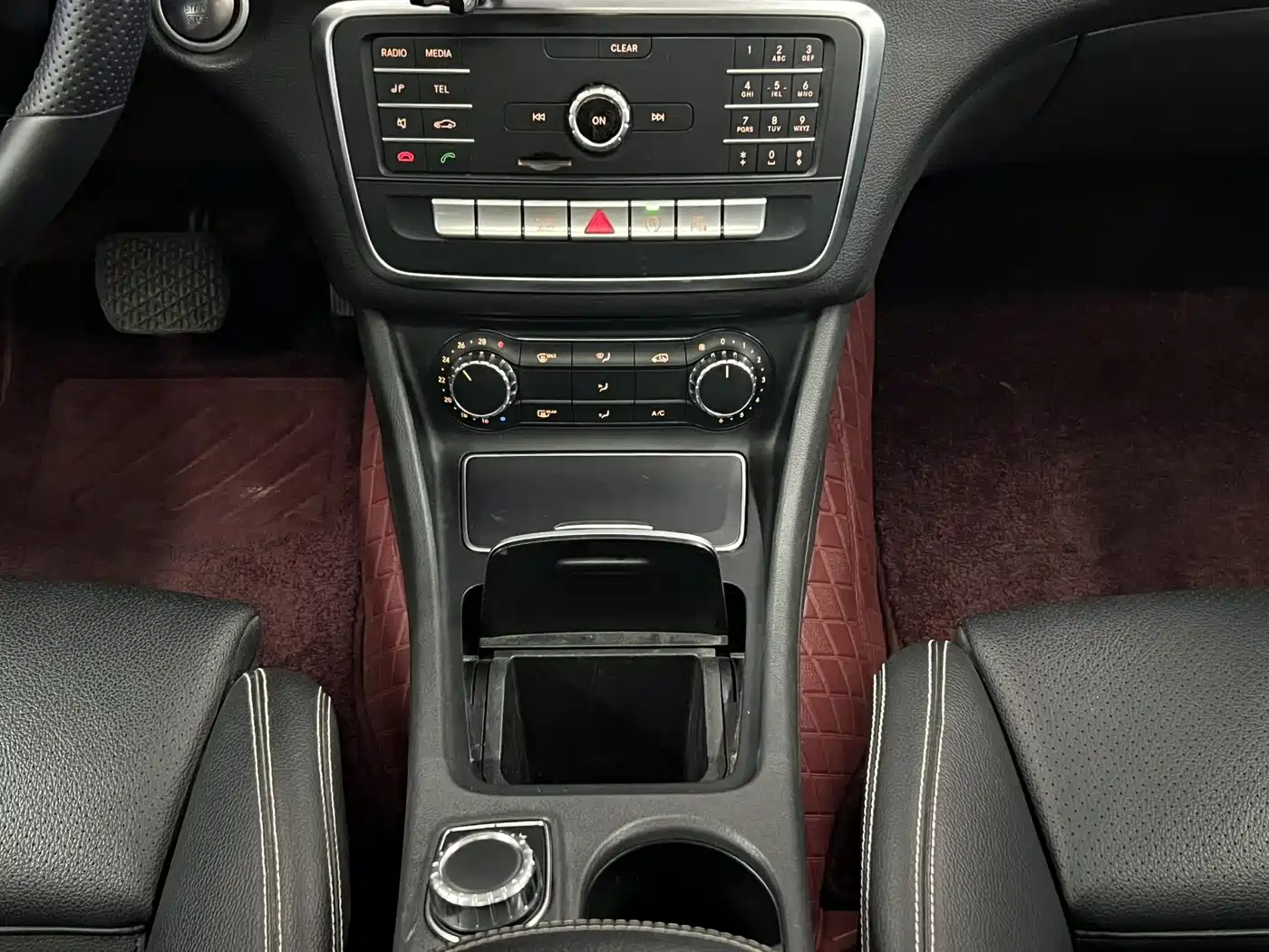 Mercedes-Benz GLA 2018 GLA 200 Dynamic фото 15