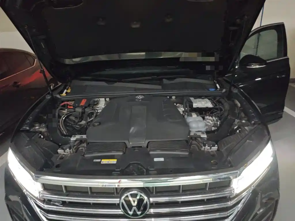 Volkswagen Touareg 2023 2.0TSI R-Line Edition фото 11