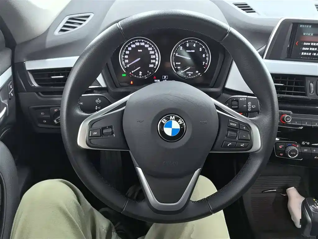 BMW X1 2019 sDrive18Li Fashion Model фото 3