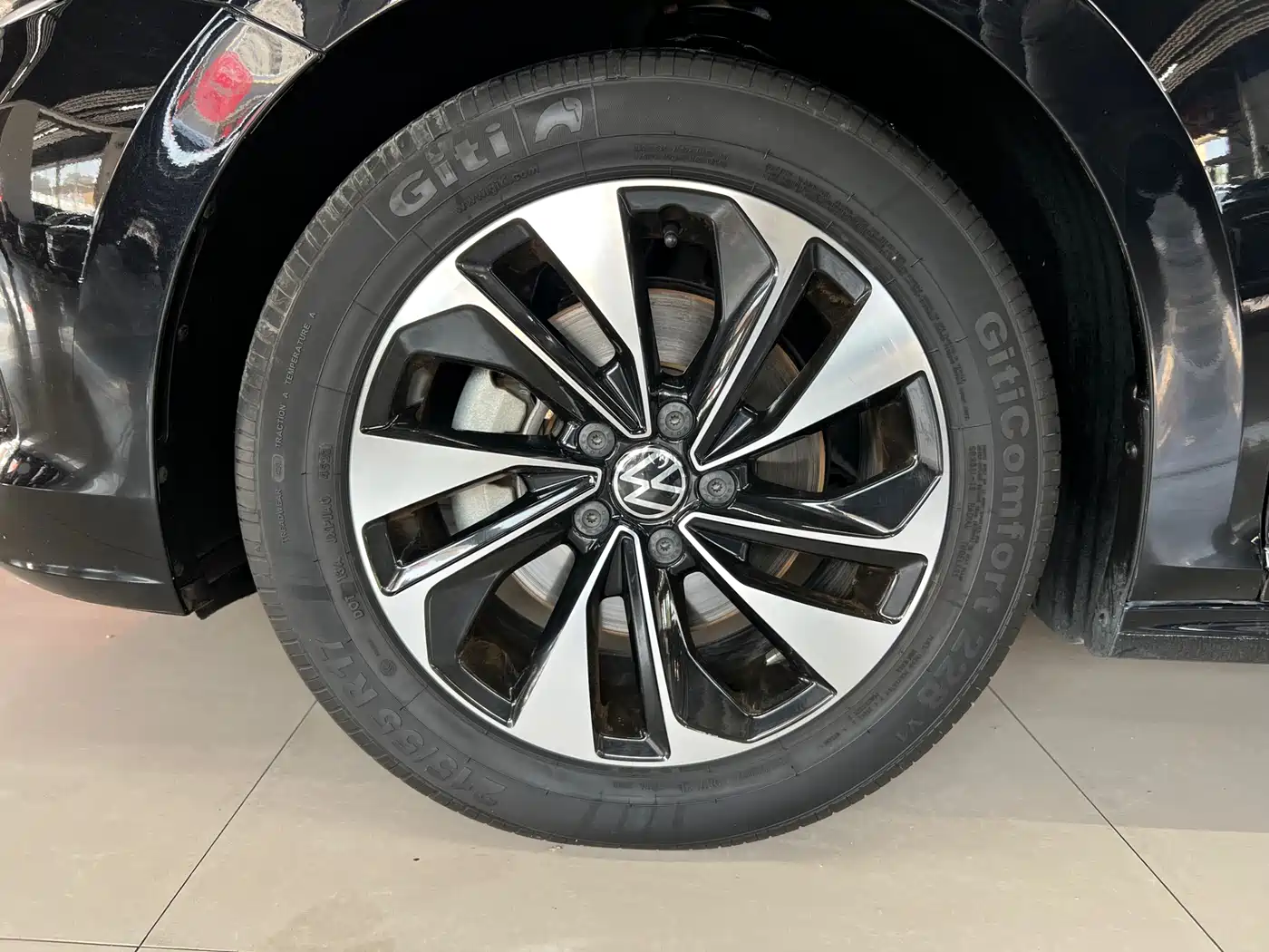 Volkswagen Passat 2023 330TSI Elite Edition фото 19