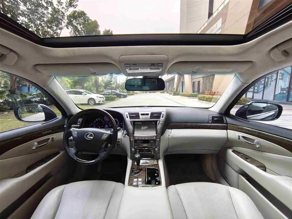 Lexus LS 2006 460L фото 11