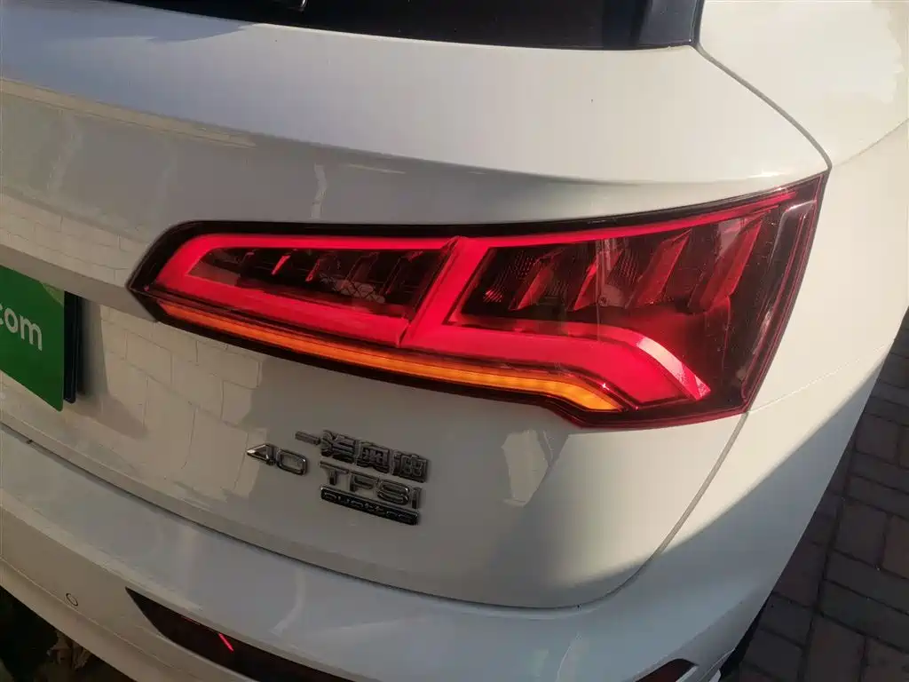 Audi Q5L 2020 Facelift 40 TFSI Honor Fashion фото 24