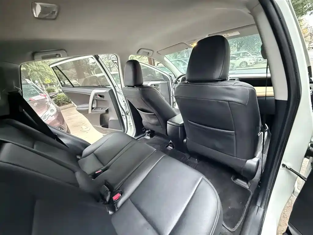Toyota RAV4 Rongfang 2019 2.0L CVT 2WD Urban Edition China VI фото 13